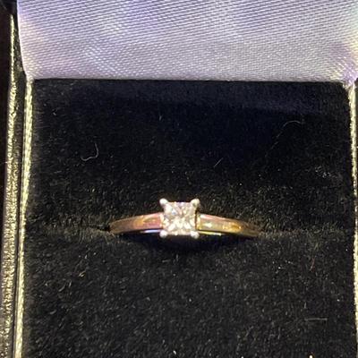 14kt gold ring with diamond