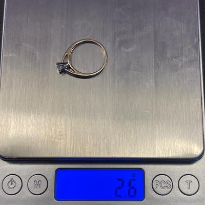 14kt gold ring with diamond