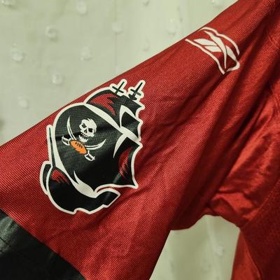 BUCCANEER #5 SIZE LARGE FREEMAN FOOTBALL JERSEY (UNSIGNED)