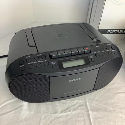 8568 Onn Portable Am/Fm CD Boombox & Sony CD Radio Cassette-Corder
