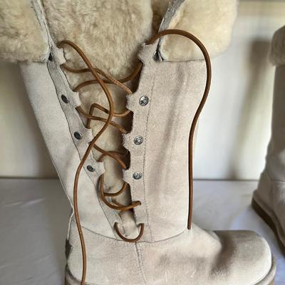 UGG Size 8 Womenâ€™s Lined Boots (MB-RG)