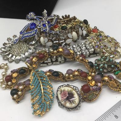 Lot Of Vintage Branded Jewelry for repair or Scrap