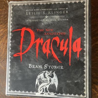 Bram Stoker Dracula The New Annotated version first edition 2008