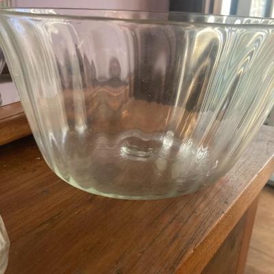 Lot of mixed glassware and crystal pieces
