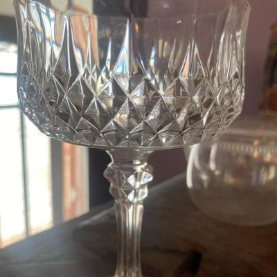 Lot of mixed glassware and crystal pieces