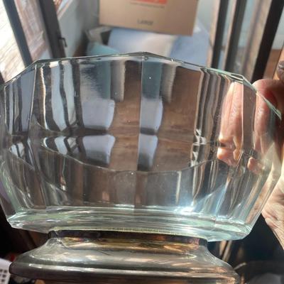 Lot of mixed glassware and crystal pieces