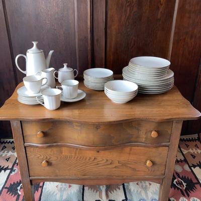 38 pc. Noritake “Lorelei†China