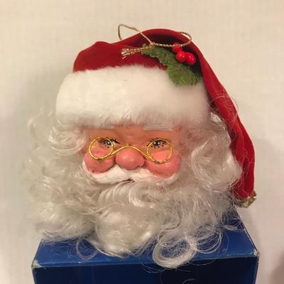 Ho Ho Ho! 3 Santaâ€™s!