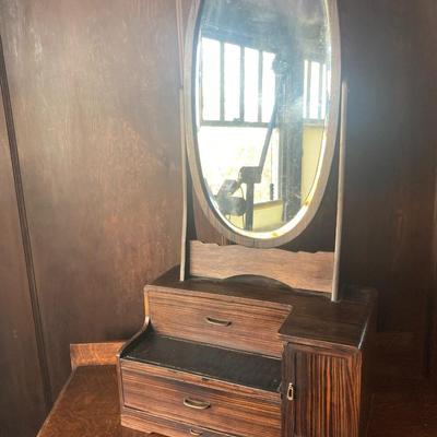 Antique dressing table mirror with drawers