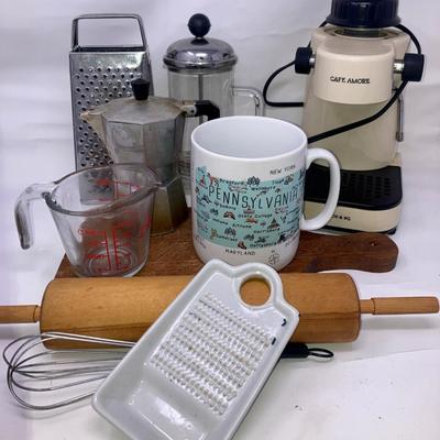 Lot of kitchen items