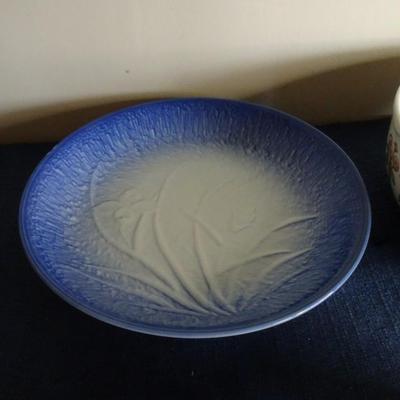 LOT 169. HOME DECOR