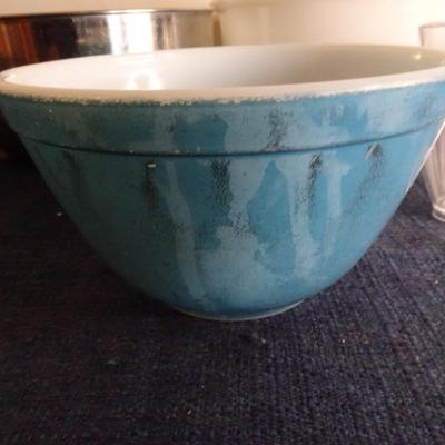 LOT 171. KITCHEN ITEMS