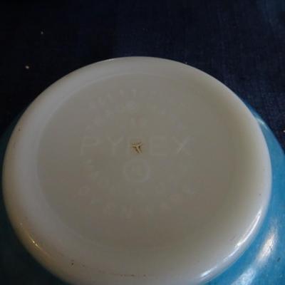 LOT 171. KITCHEN ITEMS