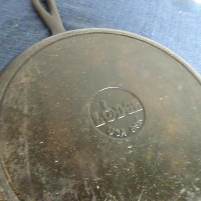LOT 173. LODGE CAST IRON PAN