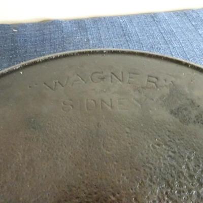 LOT 174.  WAGNER CAST IRON PAN