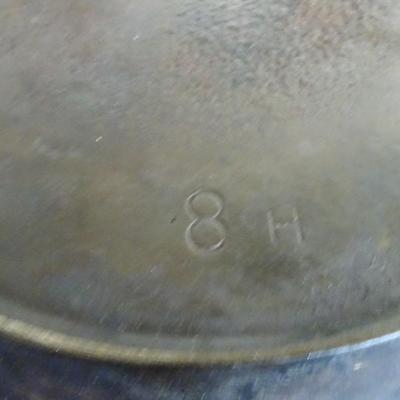 LOT 174.  WAGNER CAST IRON PAN