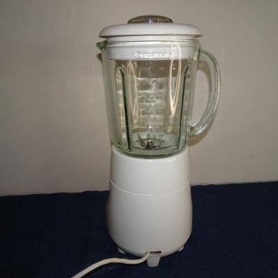 LOT 177. CUISINART BLENDER/FOOD PROCESSOR