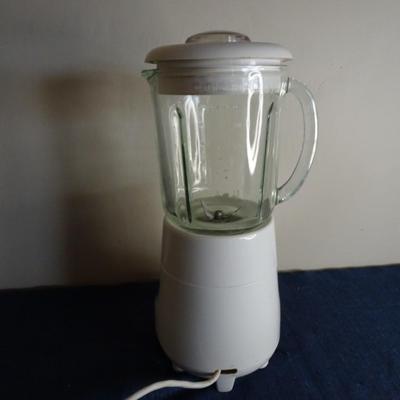 LOT 177. CUISINART BLENDER/FOOD PROCESSOR