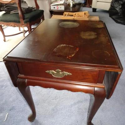 LOT 203  END TABLE