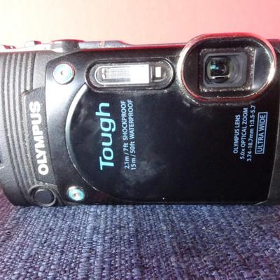 LOT 210. OLYMPUS STYLUS TOUGH CAMERA