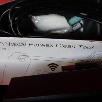 LOT 211. INSIGNIA DUAL HAARD DRIVE DOCKING STATION, PORTABLE SCANNER AND EARWAX CLEAN TOOL