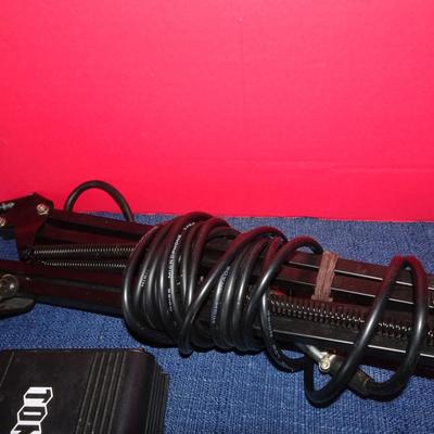 LOT 213  TONOR MICROPHONE AND LED LIGHT