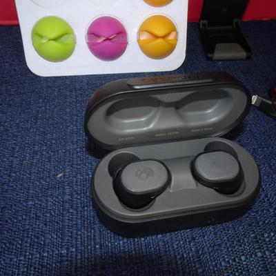 LOT 216 CHOPSTICKS, WEB CAMERA, CORD MINDER