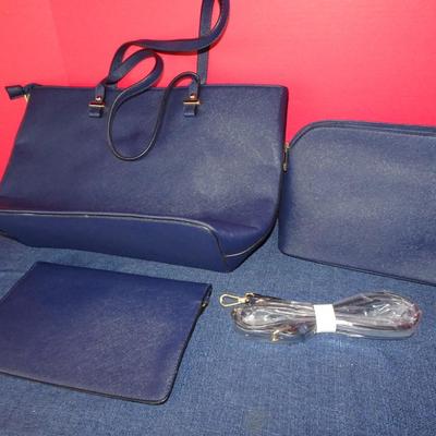 LOT 218. PURSES