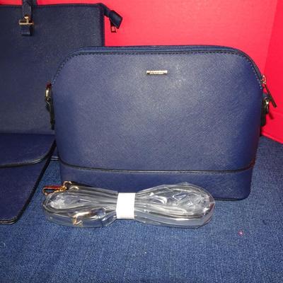 LOT 218. PURSES
