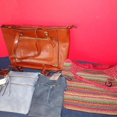 LOT 220. PURSES AND BAGS