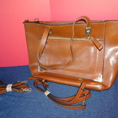 LOT 220. PURSES AND BAGS