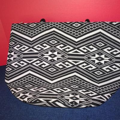 LOT 219 MUILTI COLOR PURSE