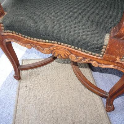 LOT 223. ANTIQUE CHAIR.