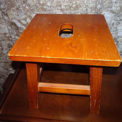 LOT 227. WOOD STOOL AND PLANT STAND