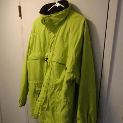 LOT 231. ENDURANCE BRAND LARGE WATER RESISTANCE JACKET
