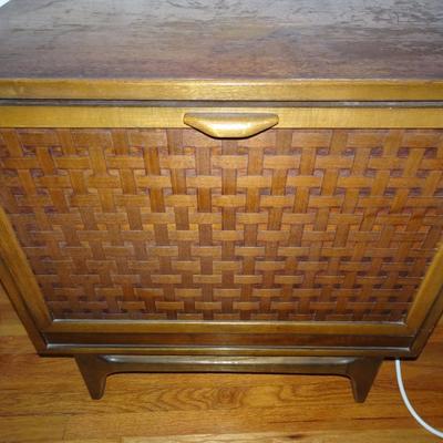 LOT 236. V INTAGE RECORD CABINET