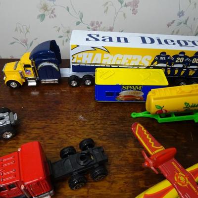 LOT 269. COLLECTION OF TOY TRUCKS AND CARS