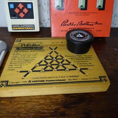 LOT 243. VINTAGE BASKETBALL ELECTRONIC GAME, VINTAGE PIT GAME AND MISC GAMES