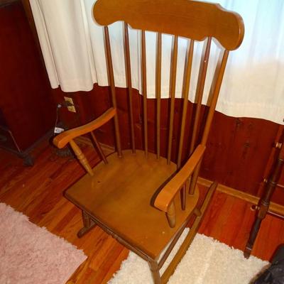 LOT 250. WOOD ROCKING CHAIR