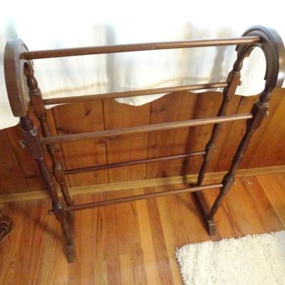 LOT 251. BLANKET RACK