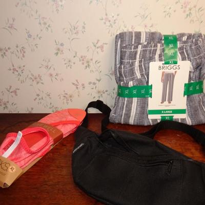 LOT 265. PANTS, FANNY PACK AND SHOES