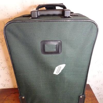 LOT 258  ROLLER SUITCASE