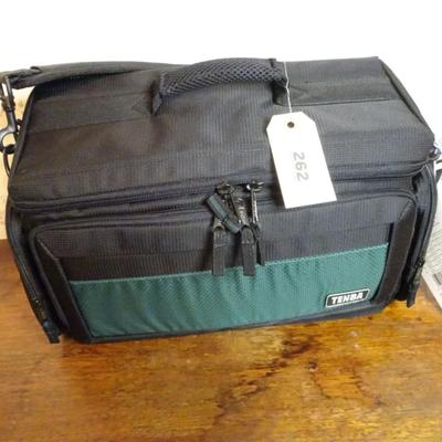 LOT 262  TENBA  TRAVELITE CAMERA BAG