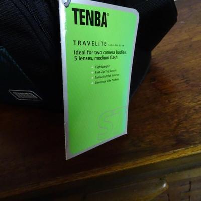 LOT 262  TENBA  TRAVELITE CAMERA BAG