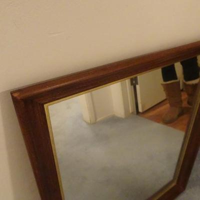 LOT 267. MIRROR