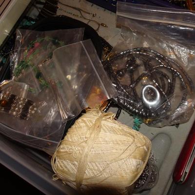 LOT 271. PLASTIC TUB OF JEWELRY MAKING ITEMS AND SOME COSTUME JEWELRY