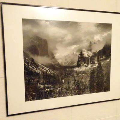 LOT 274. BLACK AND WHITE FRAMED PICTURE
