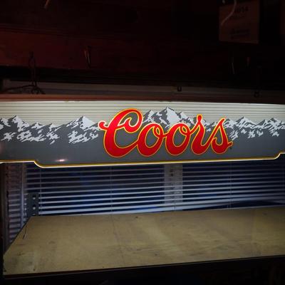 LOT 300. VINTAGE COORS HANGING LIGHT