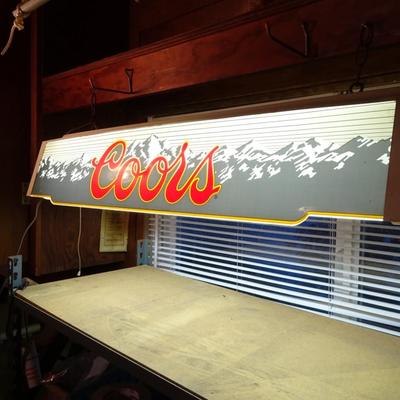 LOT 300. VINTAGE COORS HANGING LIGHT