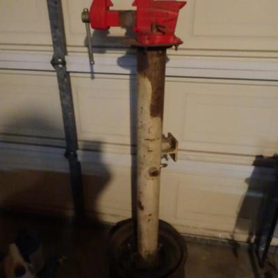 LOT 302. VINTAGE FULLER VISE ON STAND